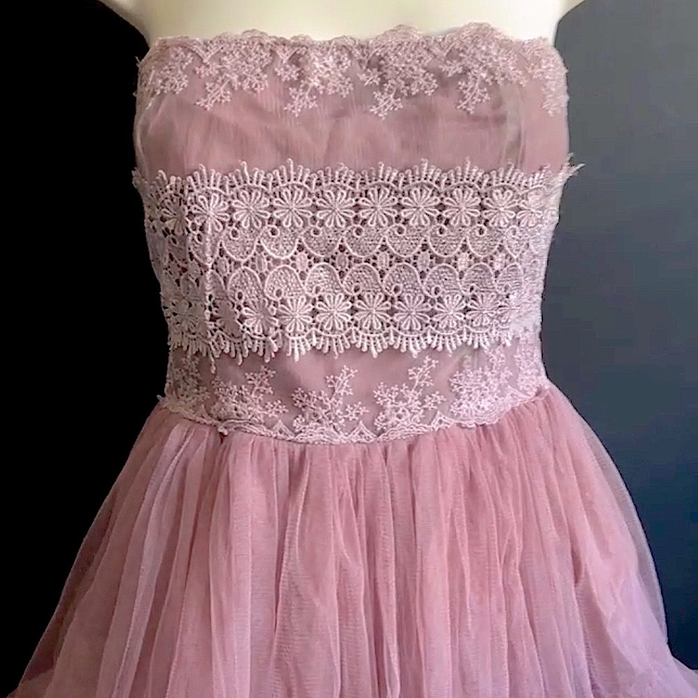 ~Strapless Dress~ Size Small.